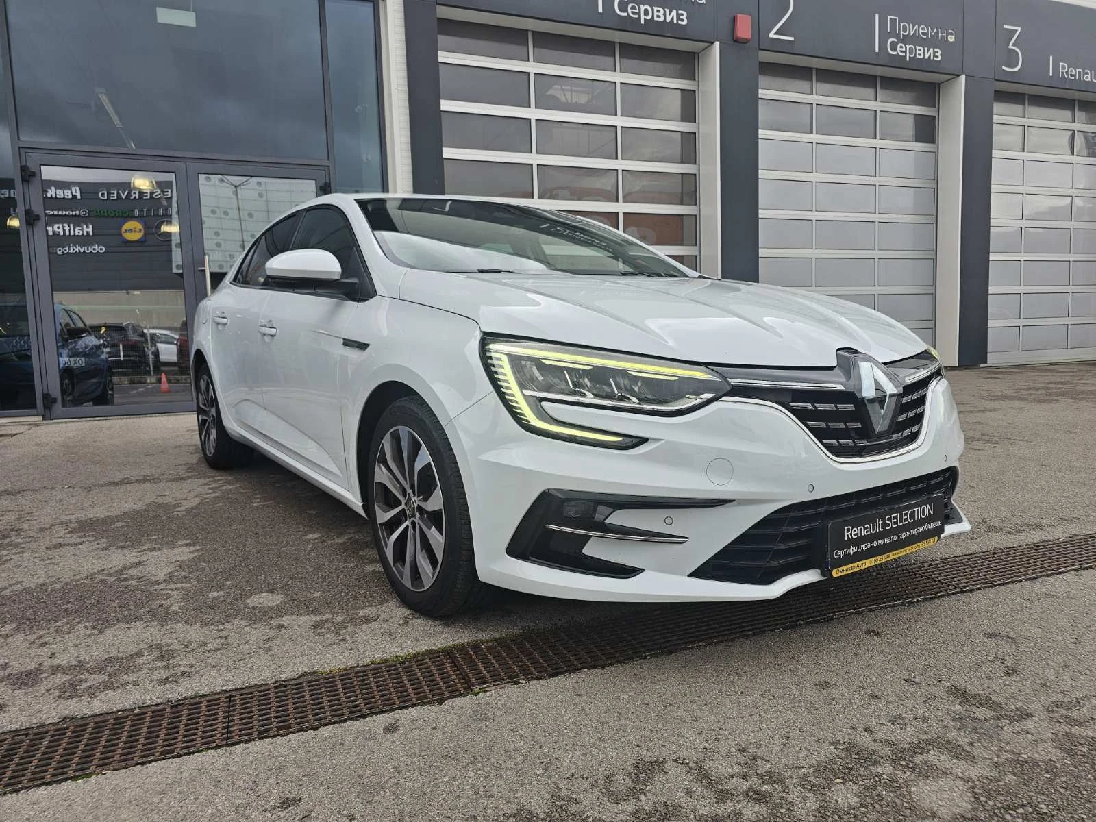 Renault Megane 1.3 TCe 140 EDC - изображение 2