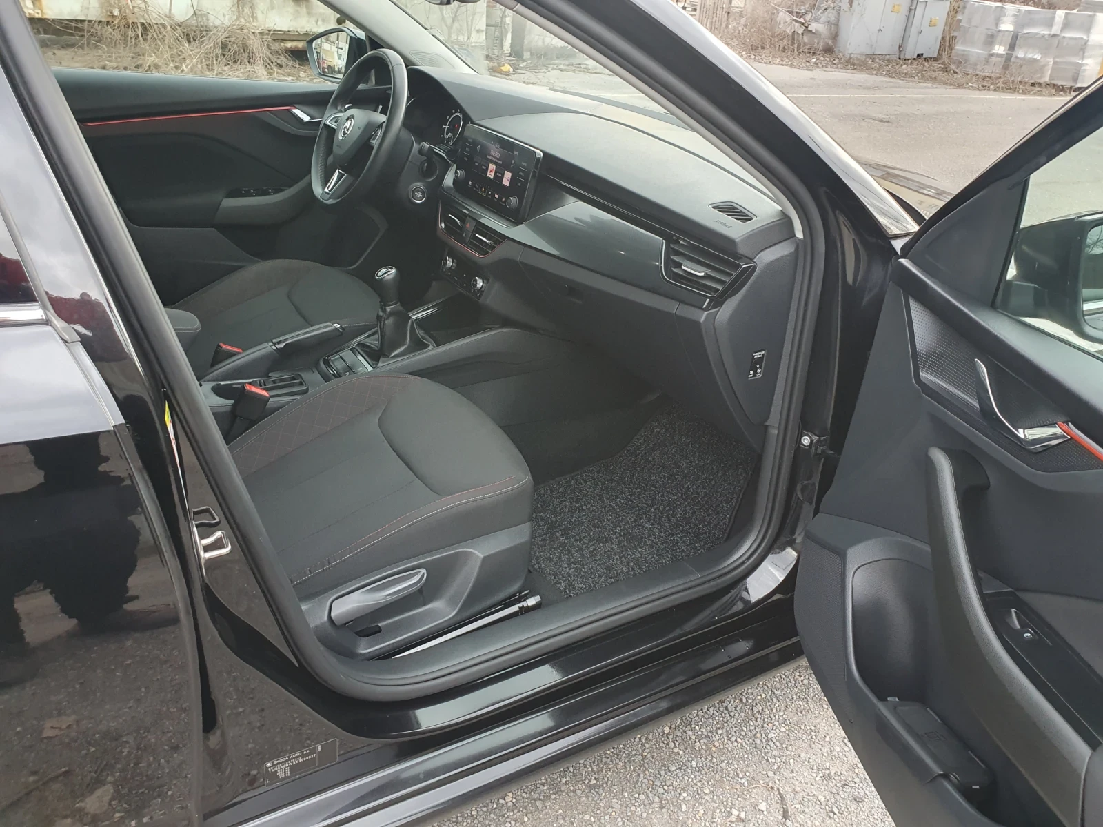 Skoda Scala 1.0TSI FULL LED CAR PLAY KEYLESS - изображение 9