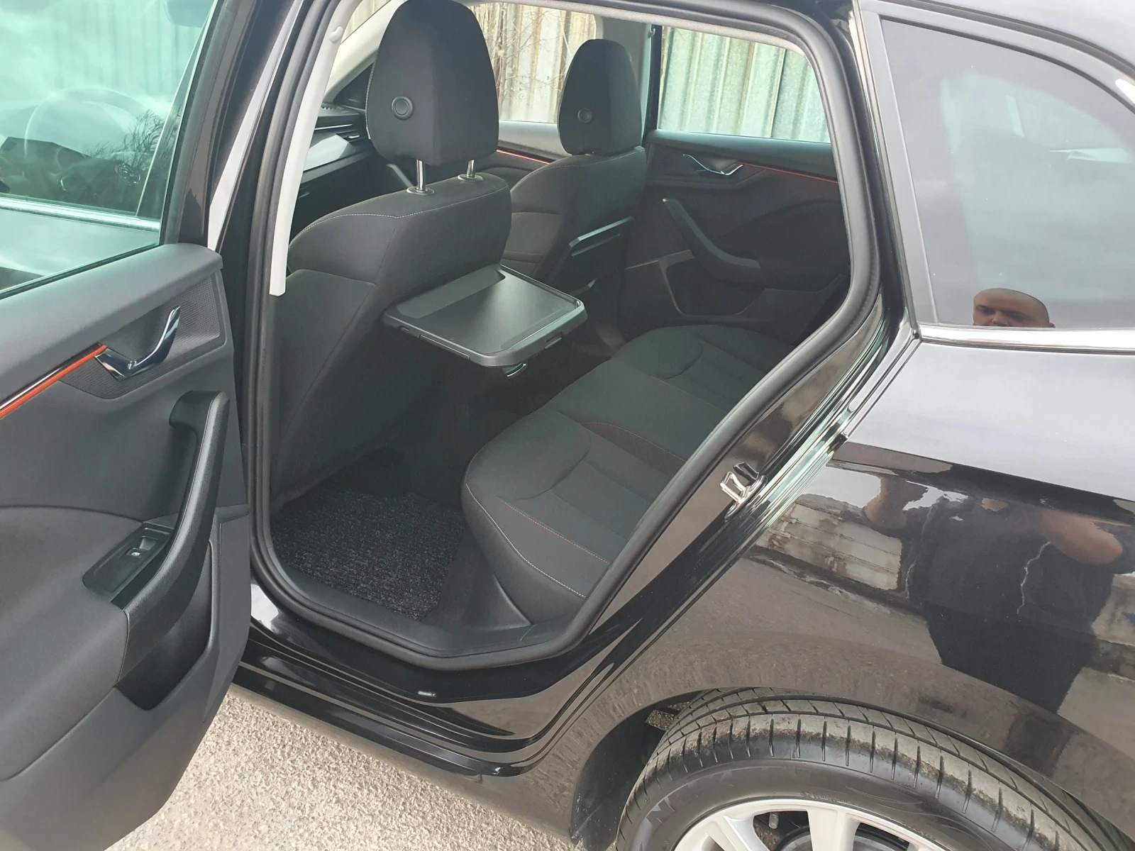 Skoda Scala 1.0TSI FULL LED CAR PLAY KEYLESS - изображение 8