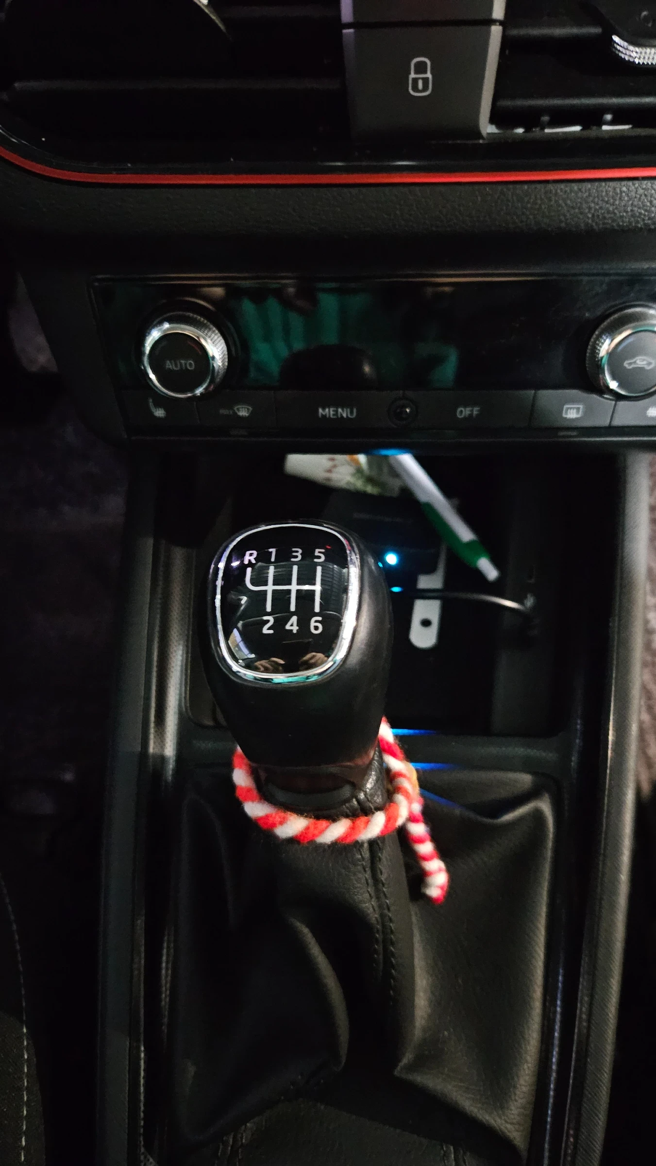 Skoda Scala 1.0TSI FULL LED CAR PLAY KEYLESS | Mobile.bg � ����������� 13