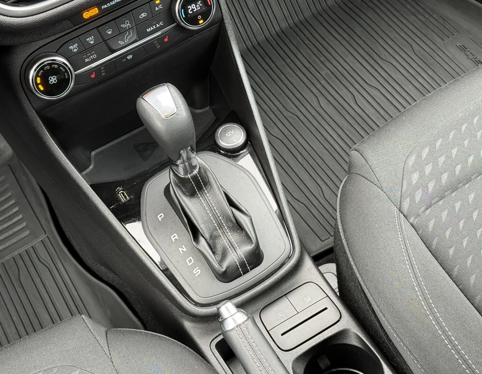 Ford Fiesta 1.0 Titanium, ���������! * 118 000��* COC! KTEO!  | Mobile.bg � ����������� 11