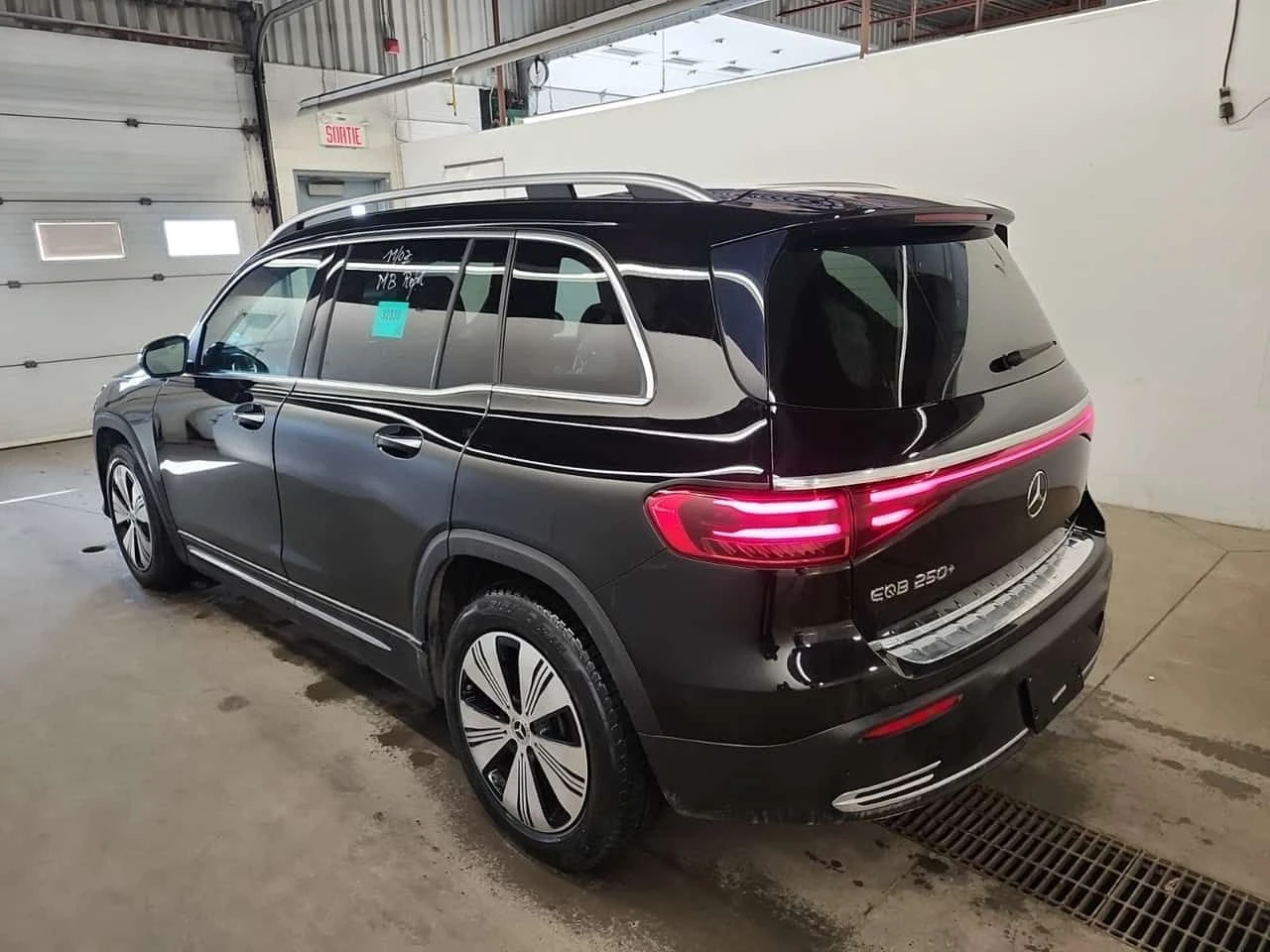 Mercedes-Benz EQB 250+ * AMBIENT* �����* 2 �����* CARFAX *  | Mobile.bg � ����������� 4