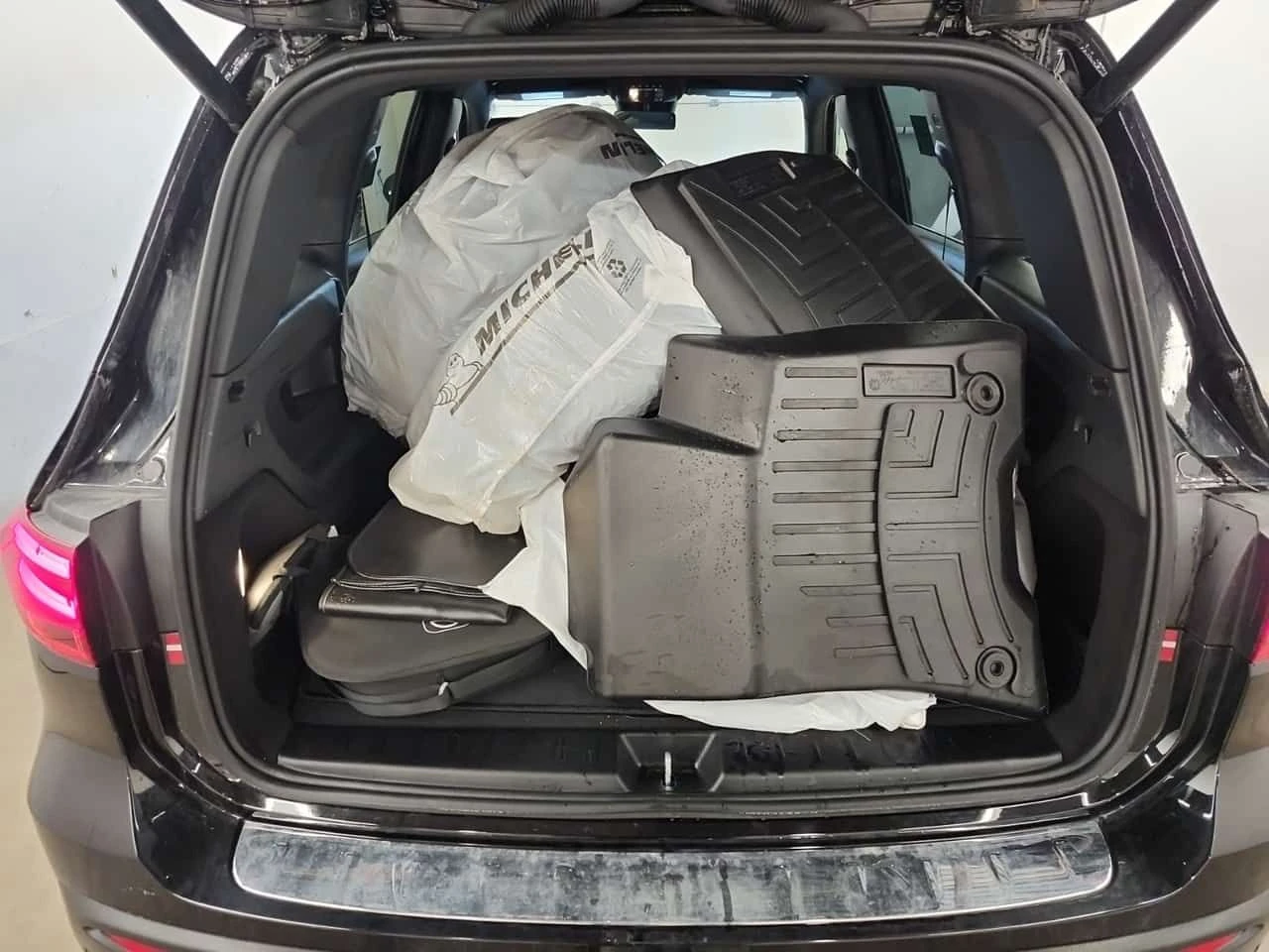 Mercedes-Benz EQB 250+ * AMBIENT* �����* 2 �����* CARFAX *  | Mobile.bg � ����������� 15