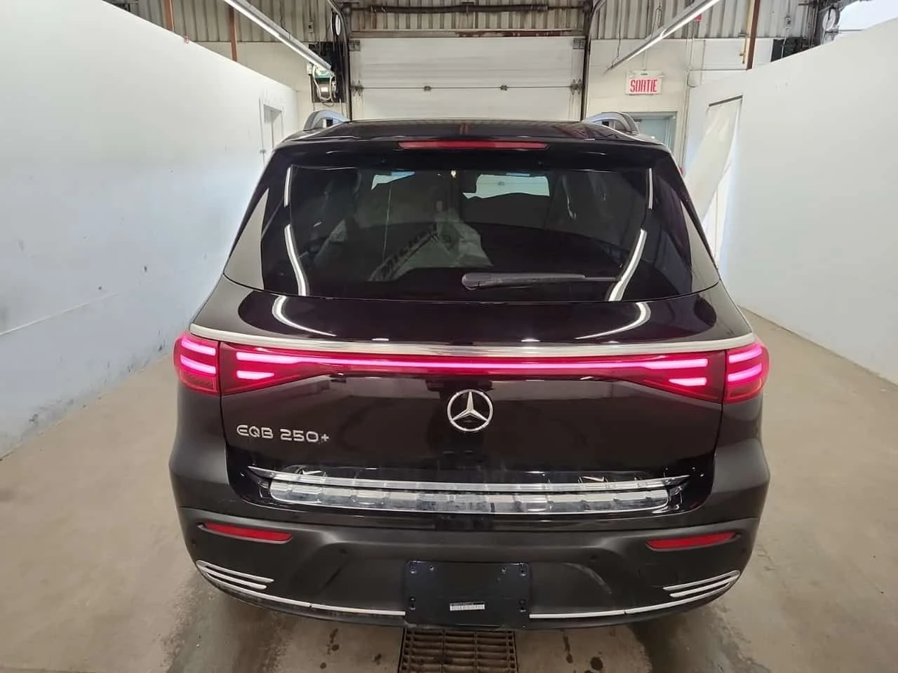 Mercedes-Benz EQB 250+ * AMBIENT* �����* 2 �����* CARFAX *  | Mobile.bg � ����������� 6