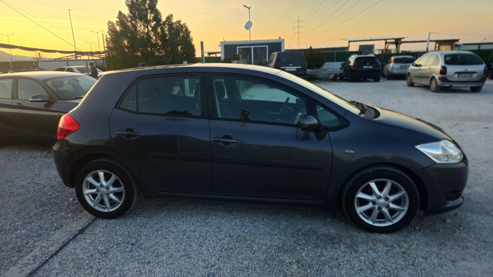 Toyota Auris 1.6i.Газ.инж.Отлична.160000км, снимка 3 - Автомобили и джипове - 53829931