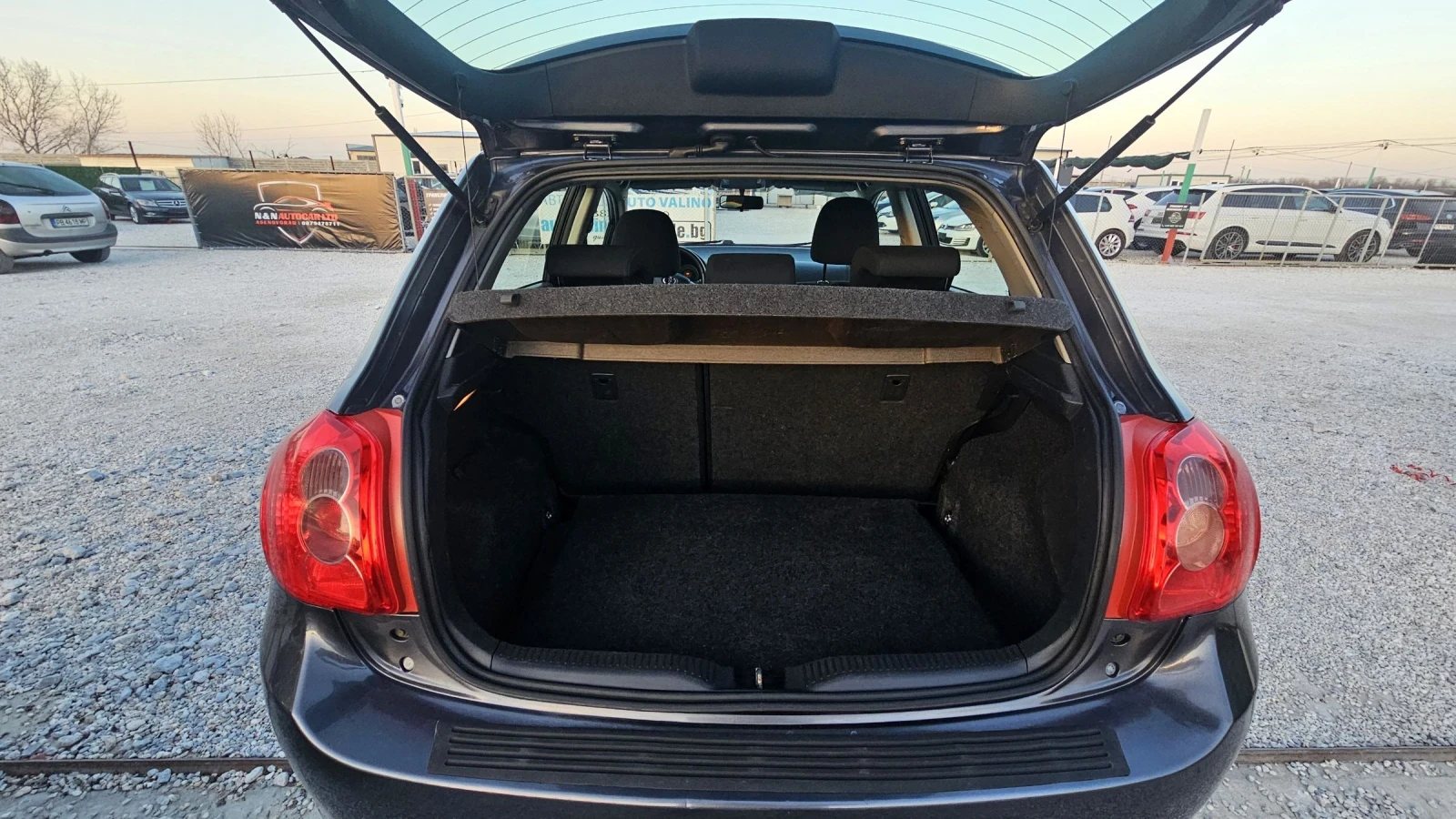 Toyota Auris 1.6i.Газ.инж.Отлична.160000км, снимка 12 - Автомобили и джипове - 53829931