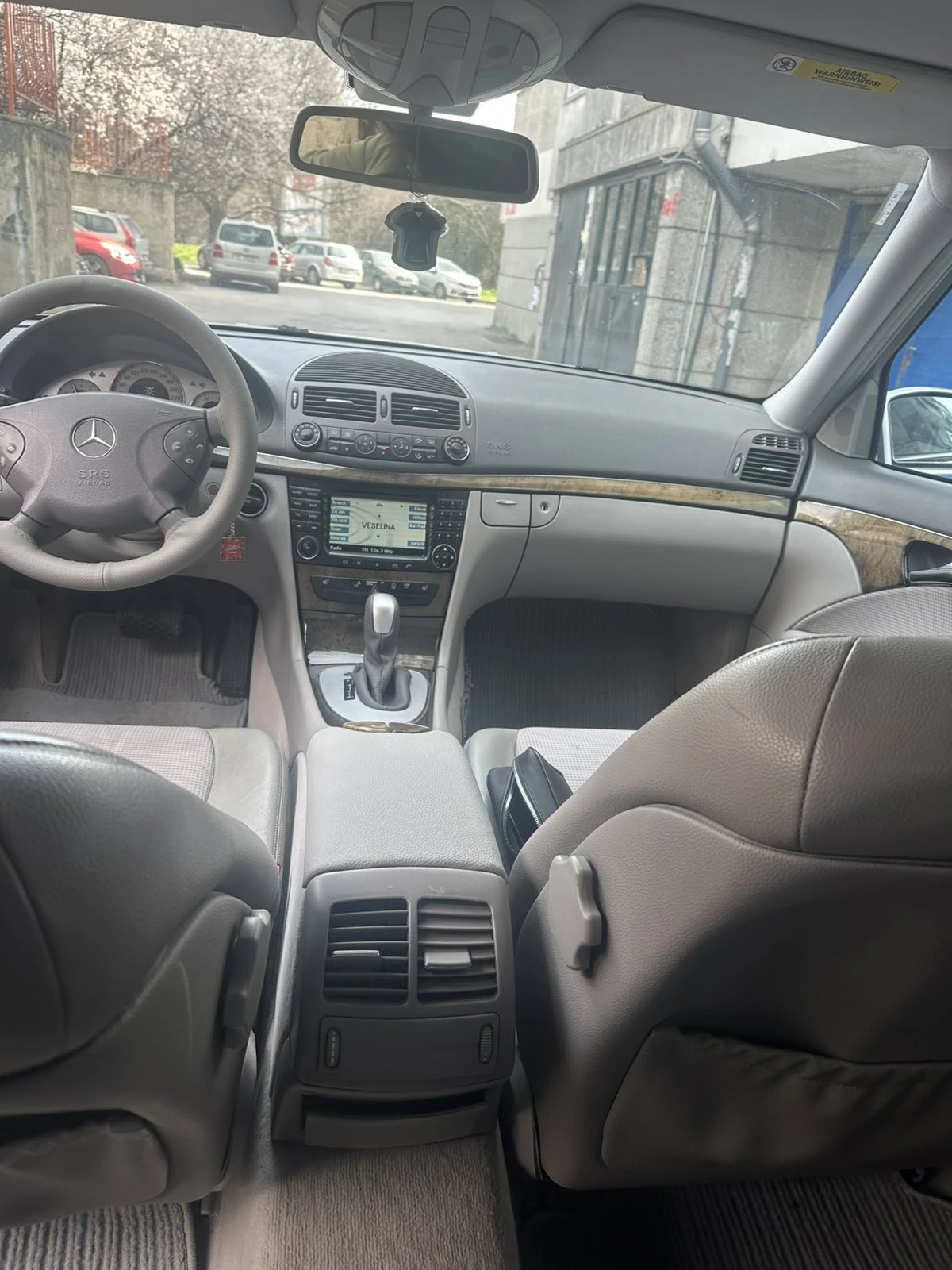 Mercedes-Benz E 270 Avangarde, снимка 13 - Автомобили и джипове - 53890634