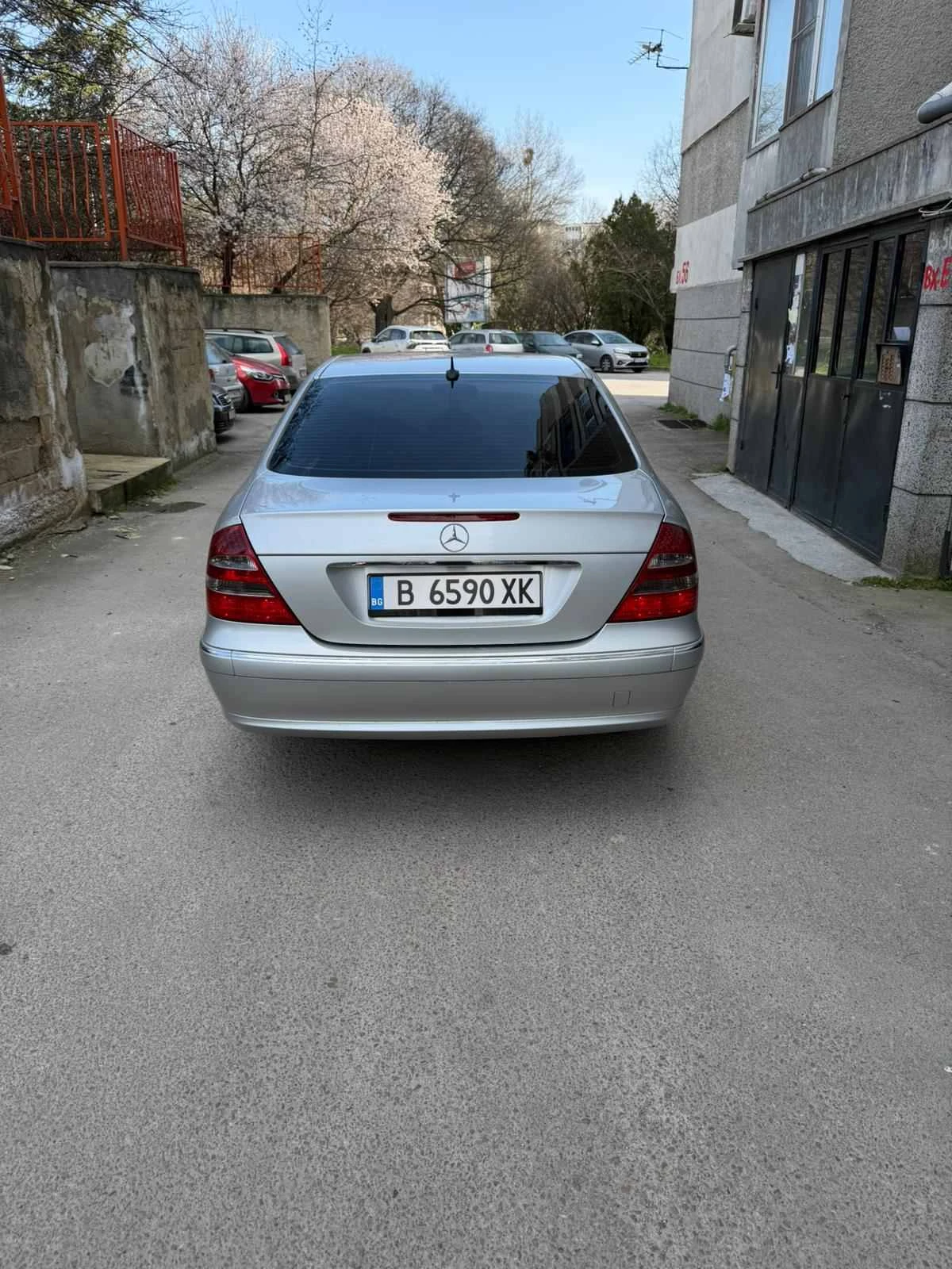 Mercedes-Benz E 270 Avangarde, снимка 6 - Автомобили и джипове - 53890634