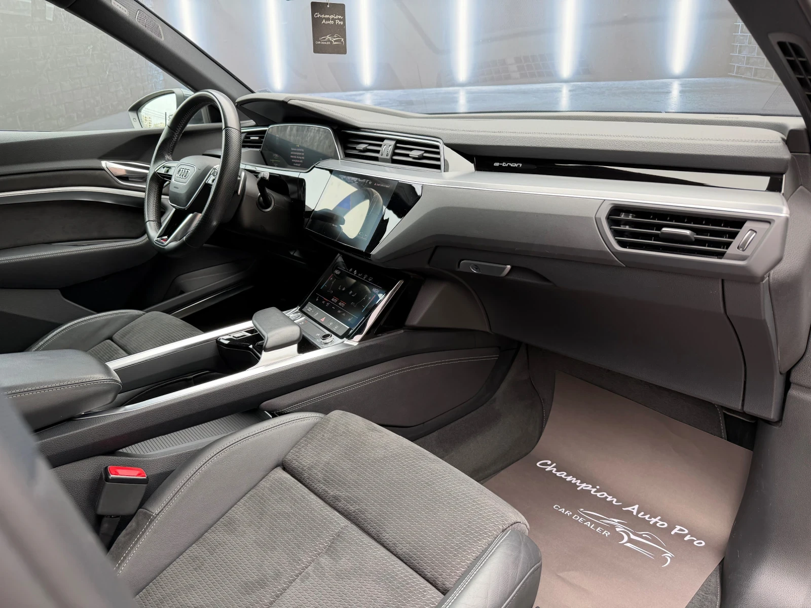 Audi E-Tron S-Line HUD/KAM/PANO/B&O, снимка 10 - Автомобили и джипове - 53995768