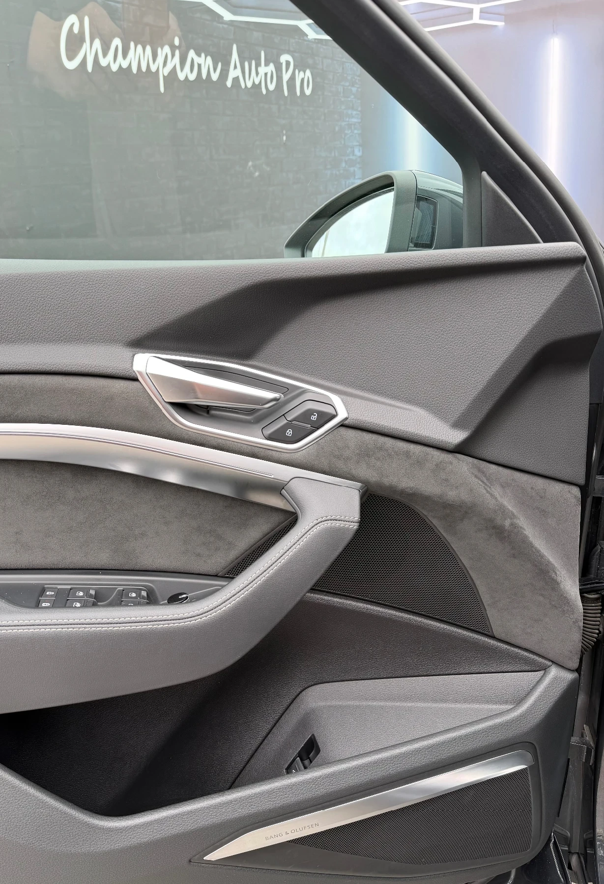 Audi E-Tron S-Line HUD/KAM/PANO/B&O, снимка 6 - Автомобили и джипове - 53995768