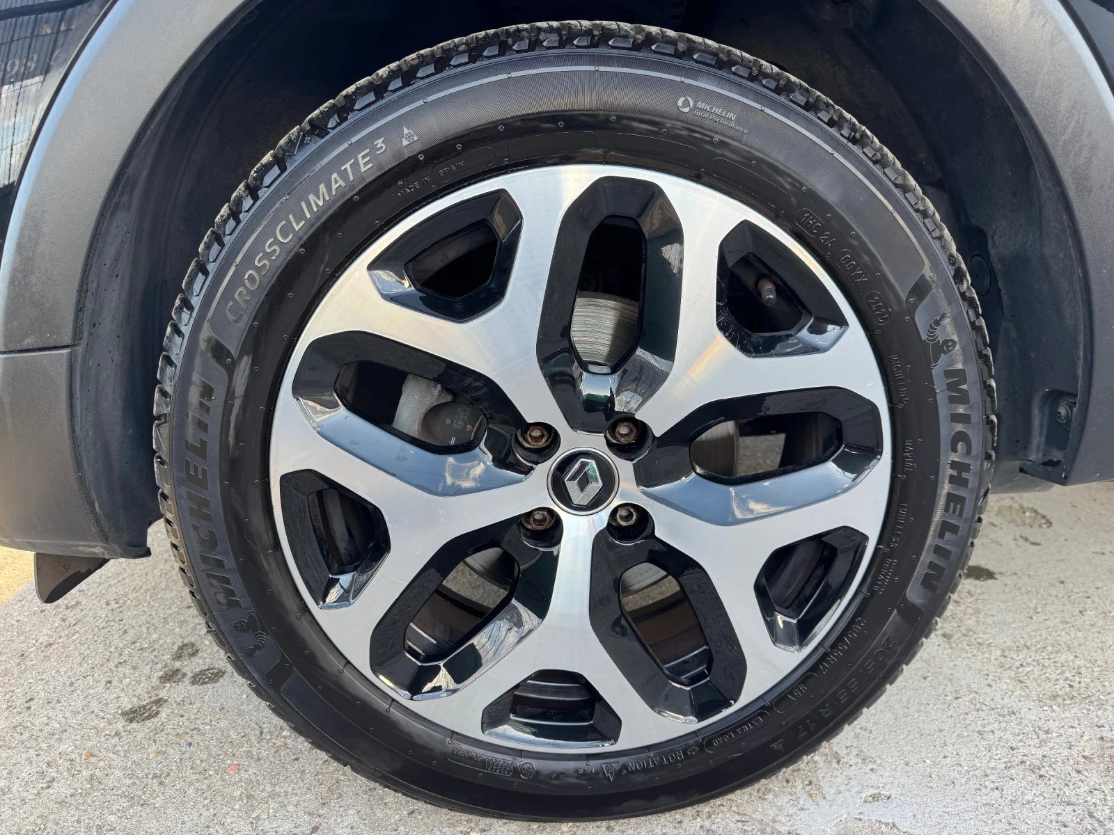 Renault Captur TCe 120 * BOSE* AUTOMAT* FULL* , снимка 16 - Автомобили и джипове - 54150734