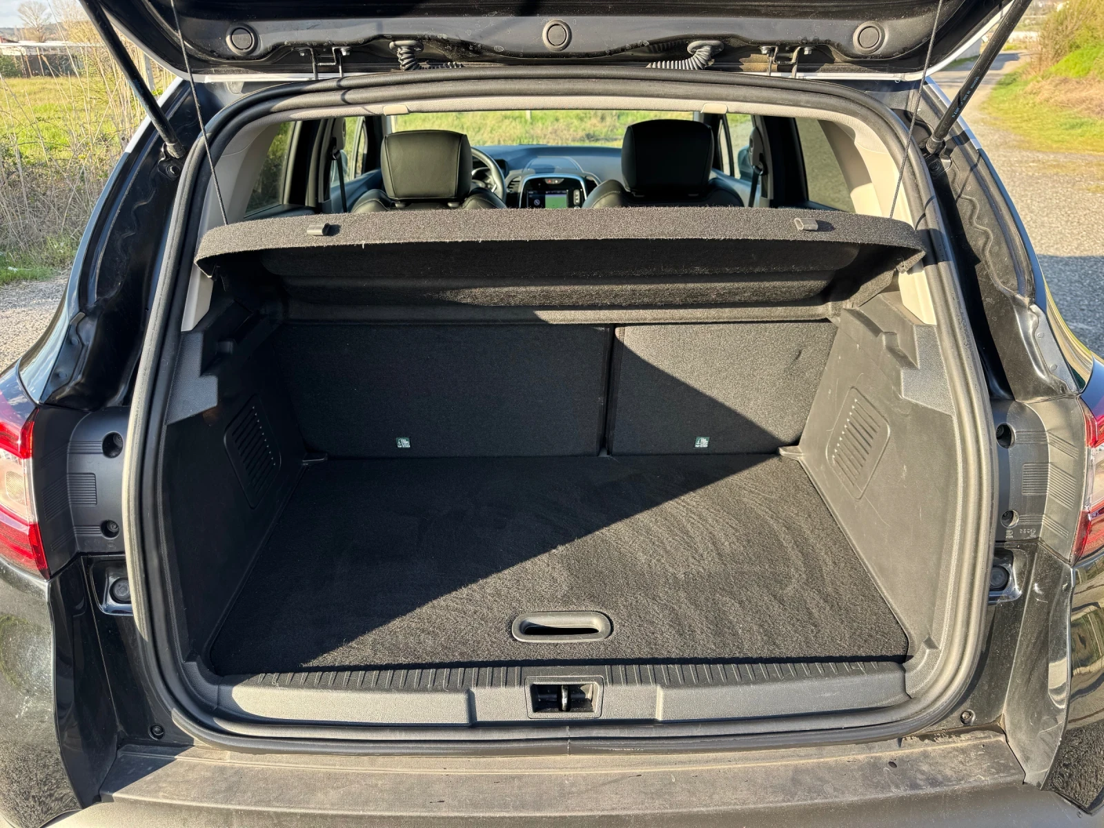 Renault Captur TCe 120 * BOSE* AUTOMAT* FULL* , снимка 13 - Автомобили и джипове - 54150734