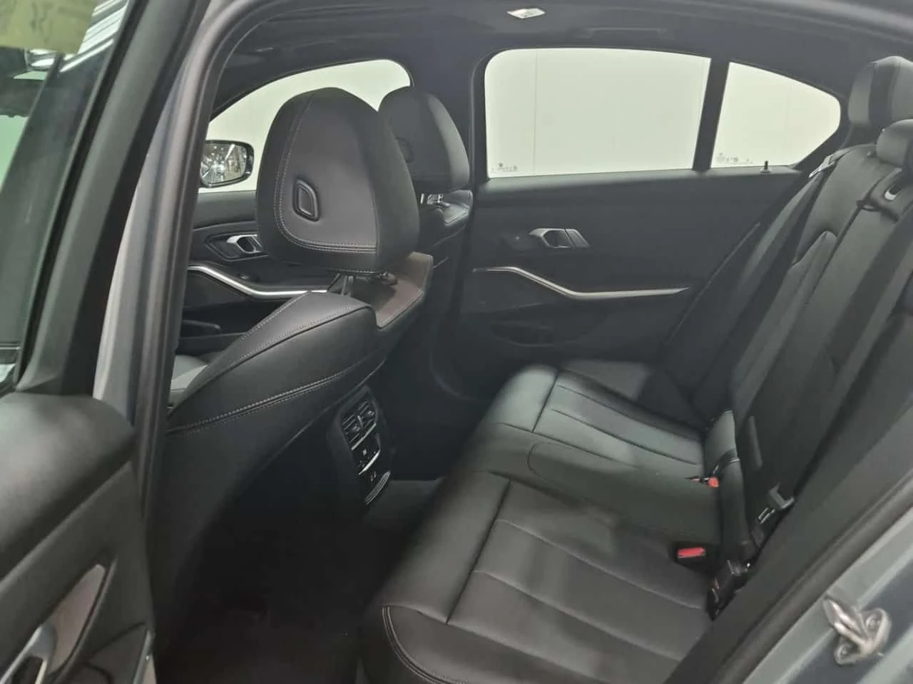 BMW 330 I xDrive * HARMAN/KARDON* ПОДГРЕВИ* ШИБИДАХ* , снимка 3 - Автомобили и джипове - 54377393