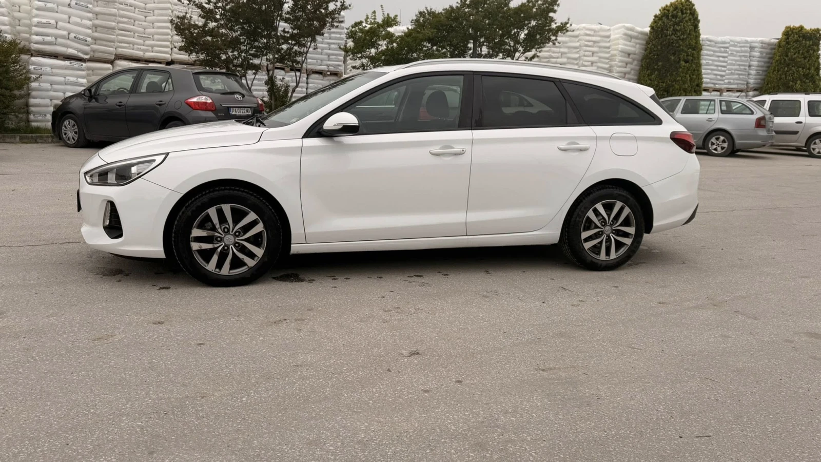 Hyundai I30 1.6 CRDI 110 к.с, снимка 4 - Автомобили и джипове - 54477705