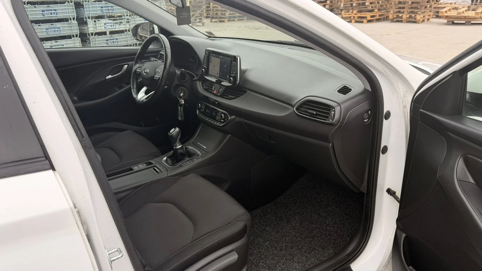 Hyundai I30 1.6 CRDI 110 к.с, снимка 10 - Автомобили и джипове - 54477705