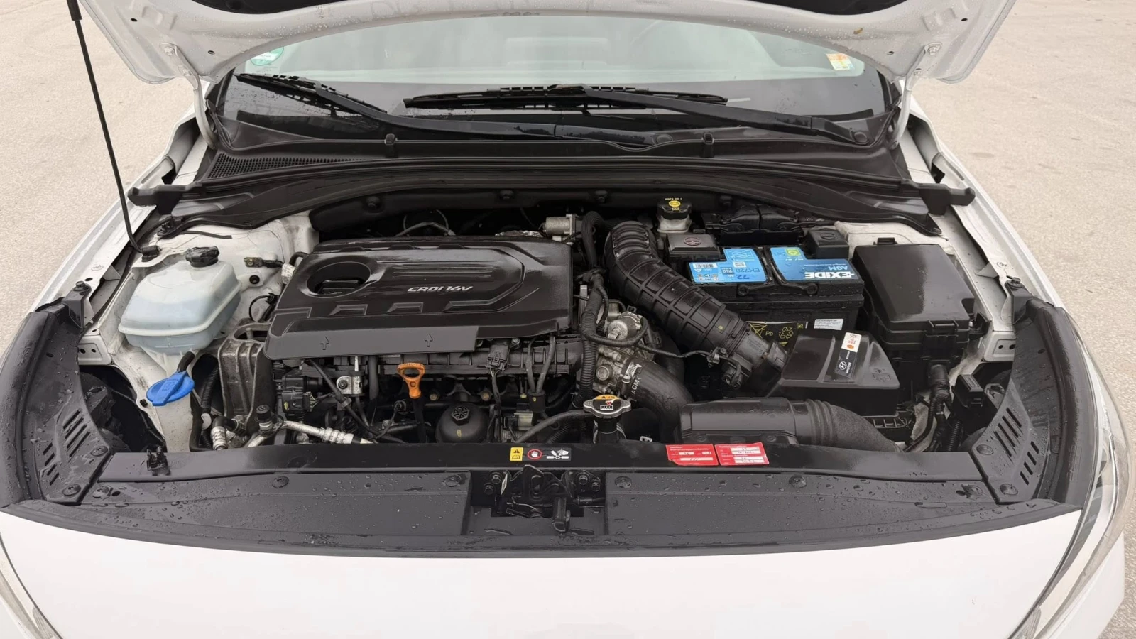 Hyundai I30 1.6 CRDI 110 к.с, снимка 9 - Автомобили и джипове - 54477705