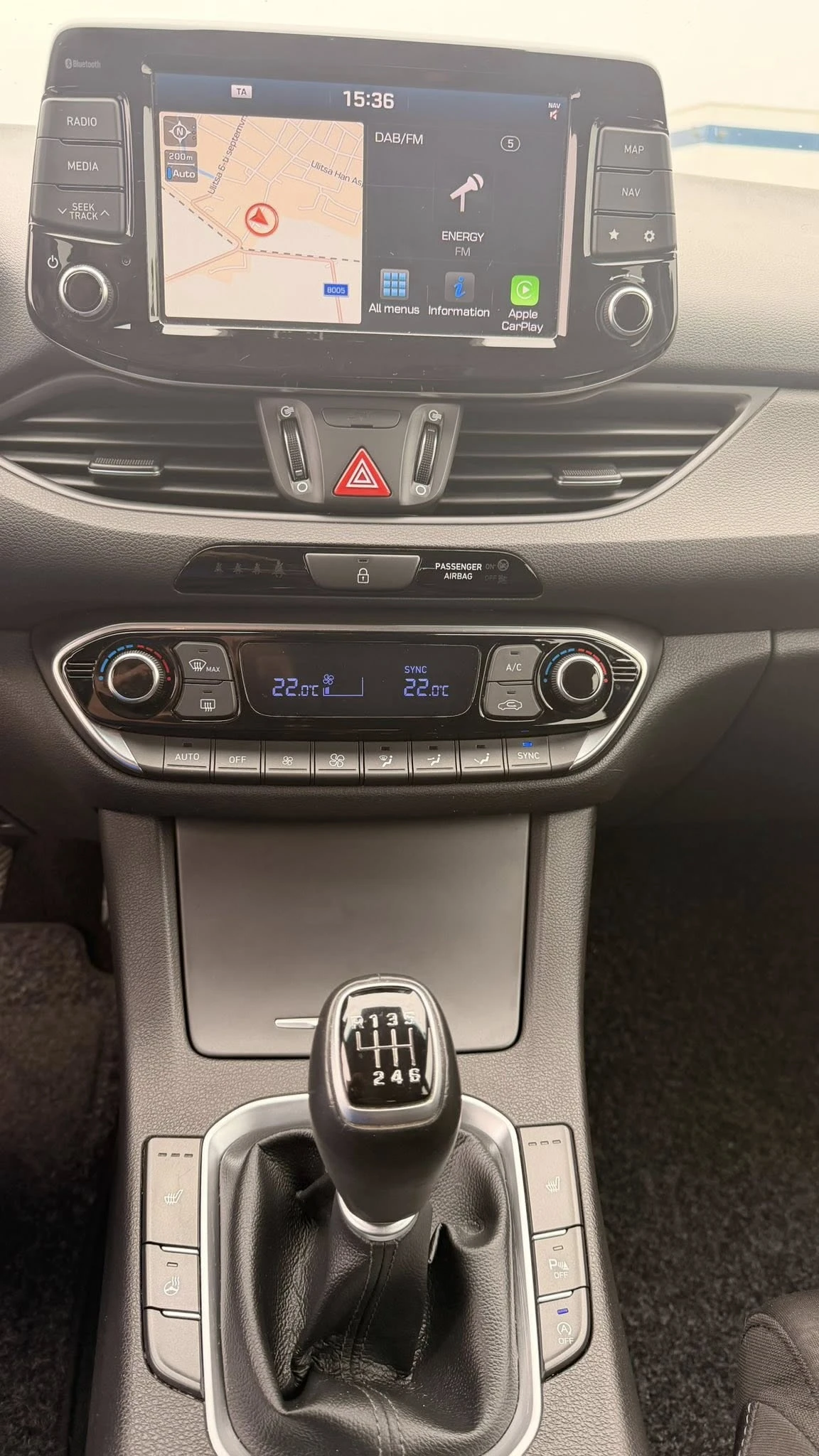 Hyundai I30 1.6 CRDI 110 к.с, снимка 17 - Автомобили и джипове - 54477705
