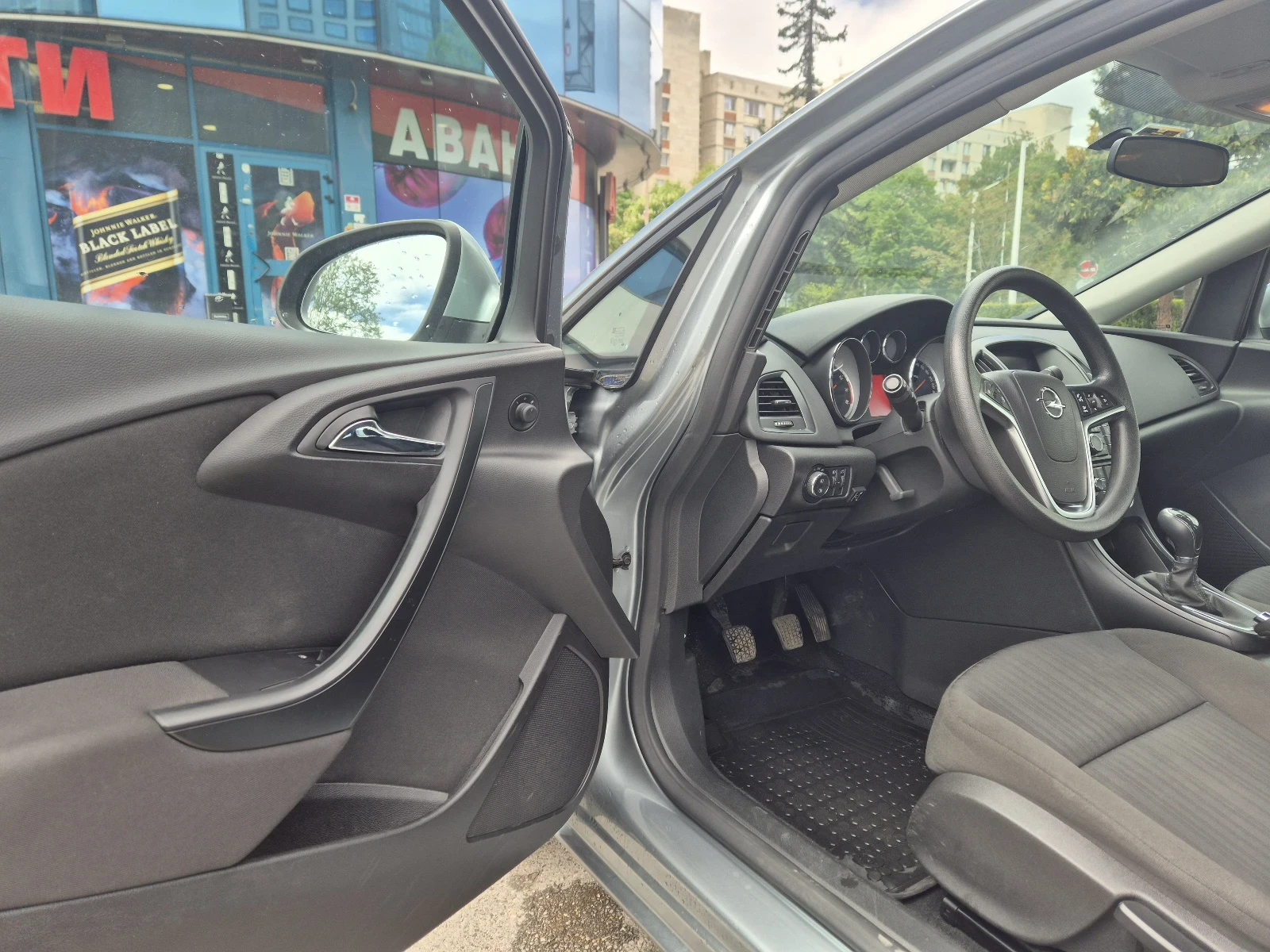 Opel Astra J 1.6 ГАЗ нова от България, снимка 7 - Автомобили и джипове - 54556526