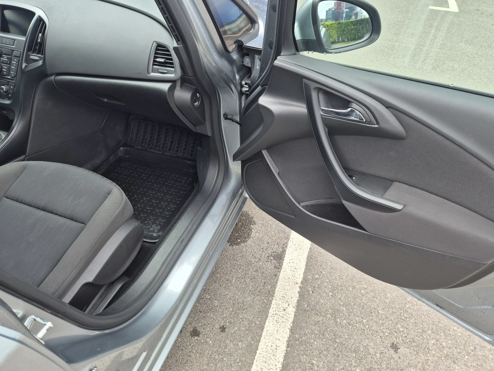 Opel Astra J 1.6 ГАЗ нова от България, снимка 15 - Автомобили и джипове - 54556526