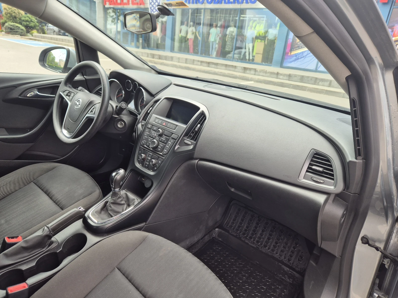 Opel Astra J 1.6 ГАЗ нова от България, снимка 13 - Автомобили и джипове - 54556526