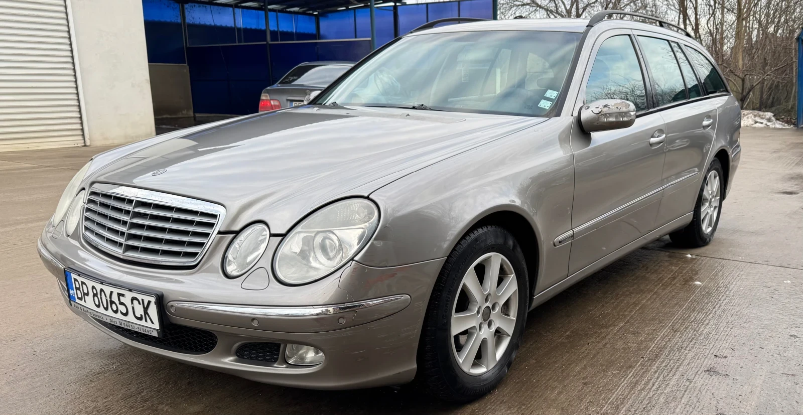 Mercedes-Benz E 220 2.2 CDI, снимка 2 - Автомобили и джипове - 54665364