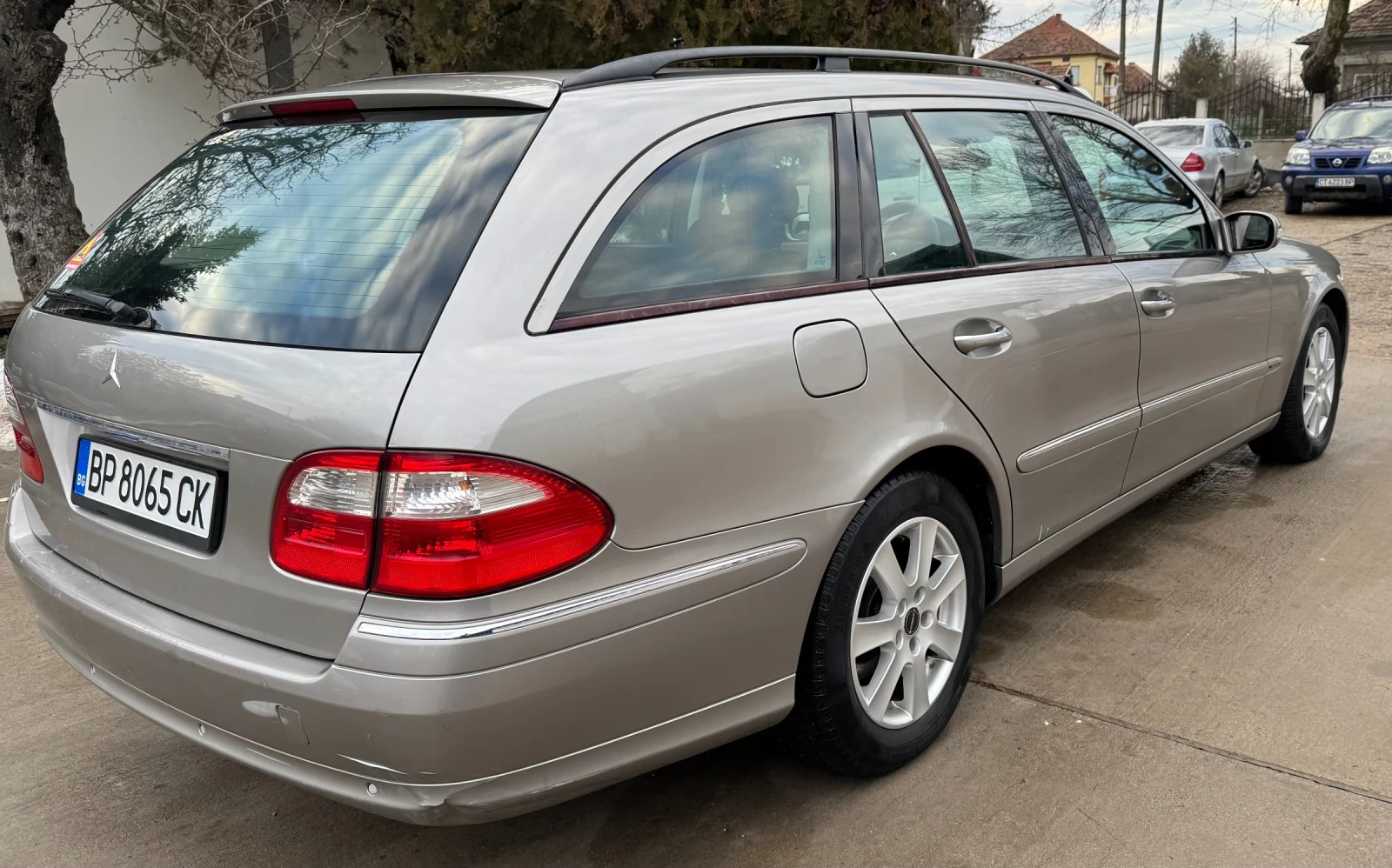Mercedes-Benz E 220 2.2 CDI, снимка 5 - Автомобили и джипове - 54665364