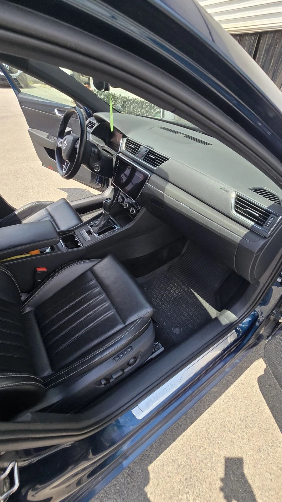 Skoda Superb 2.0 TDI, снимка 9 - Автомобили и джипове - 55078452