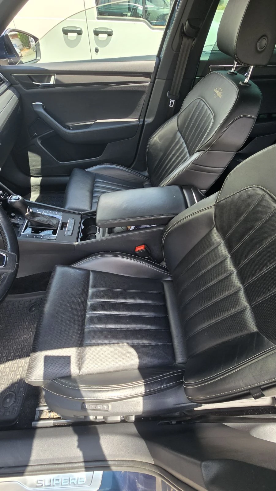 Skoda Superb 2.0 TDI, снимка 14 - Автомобили и джипове - 55078452