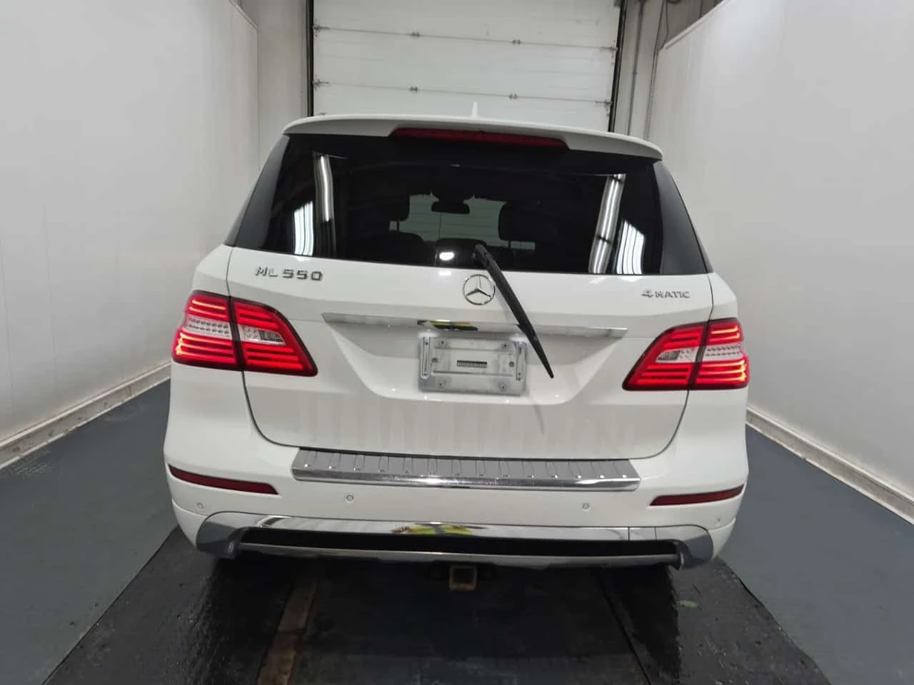 Mercedes-Benz ML 550  ОБДУХВАНЕ / 360 / ДИСТРОНИК / ЦЕНА ДО БЪЛГАРИЯ, снимка 5 - Автомобили и джипове - 55445490