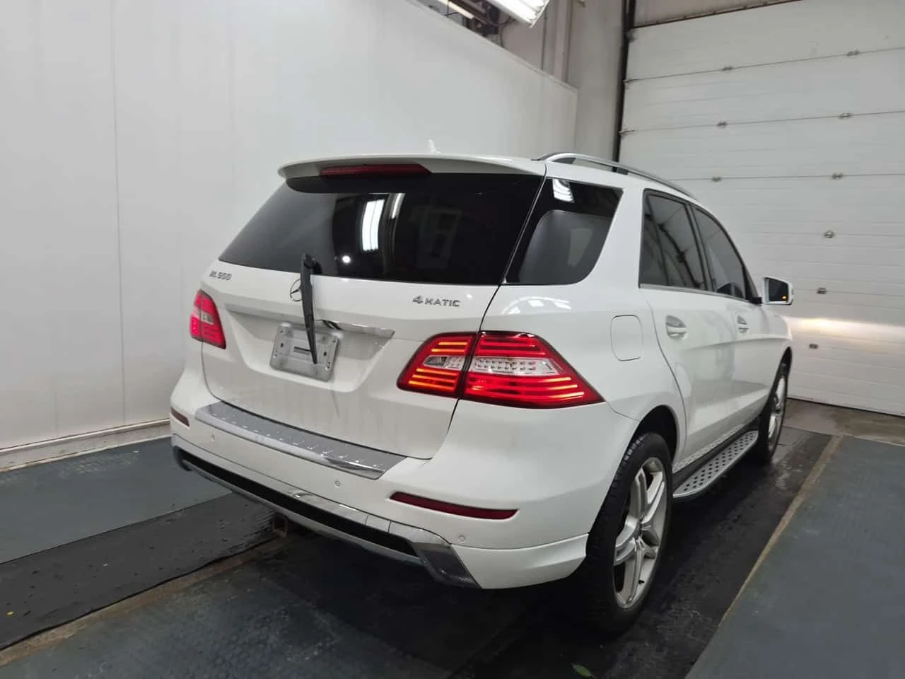 Mercedes-Benz ML 550  ОБДУХВАНЕ / 360 / ДИСТРОНИК / ЦЕНА ДО БЪЛГАРИЯ, снимка 3 - Автомобили и джипове - 55445490