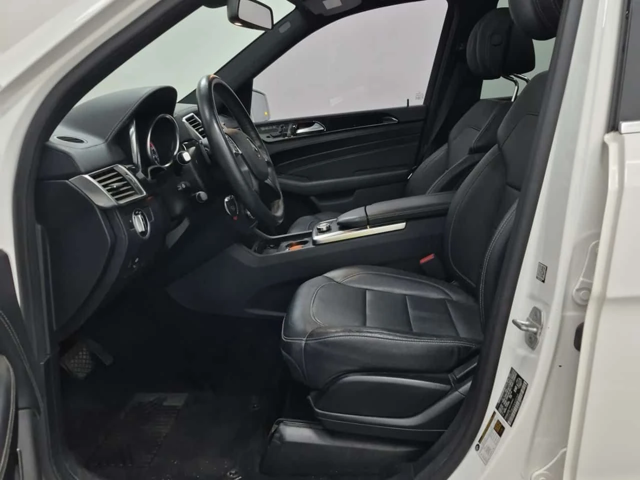 Mercedes-Benz ML 550  ОБДУХВАНЕ / 360 / ДИСТРОНИК / ЦЕНА ДО БЪЛГАРИЯ, снимка 9 - Автомобили и джипове - 55445490