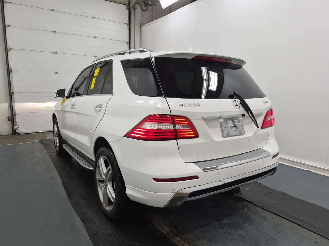 Mercedes-Benz ML 550  ОБДУХВАНЕ / 360 / ДИСТРОНИК / ЦЕНА ДО БЪЛГАРИЯ, снимка 4 - Автомобили и джипове - 55445490