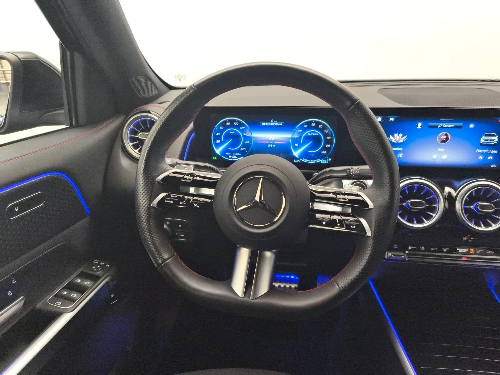 Mercedes-Benz EQB 350 / FACELIFT / AMG / 4-MATIC / LED / CAMERA / , снимка 12 - Автомобили и джипове - 55734894