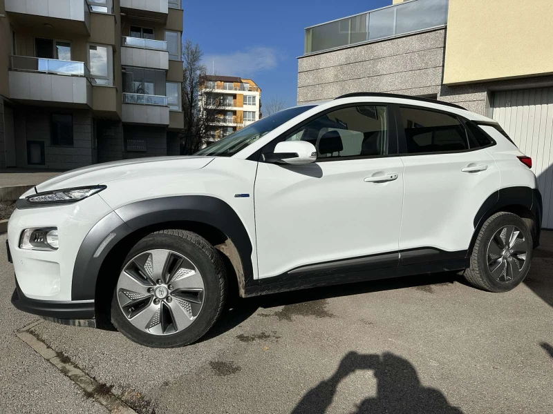 Hyundai Kona PREMIUM 64KWh FULL ASSIST/HEADUP/DISSTR/SOH100, снимка 6 - Автомобили и джипове - 48798750