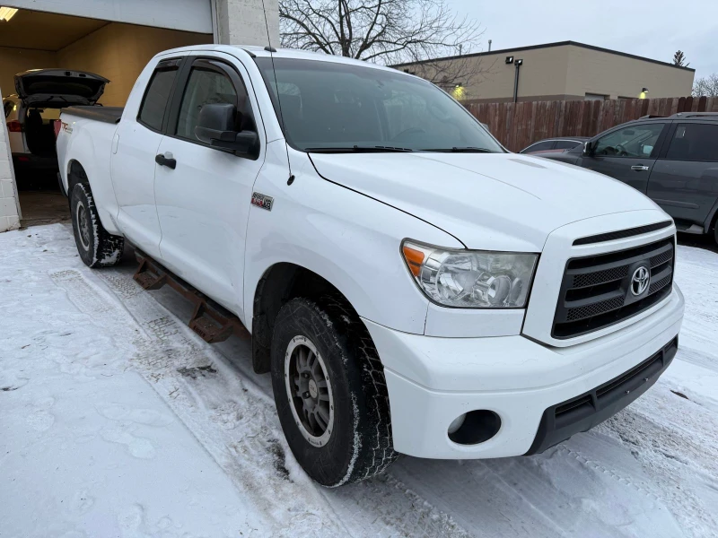 Toyota Tundra 5.7 Hemi перфектен за газ* 2 ключа, снимка 2 - Автомобили и джипове - 48887071