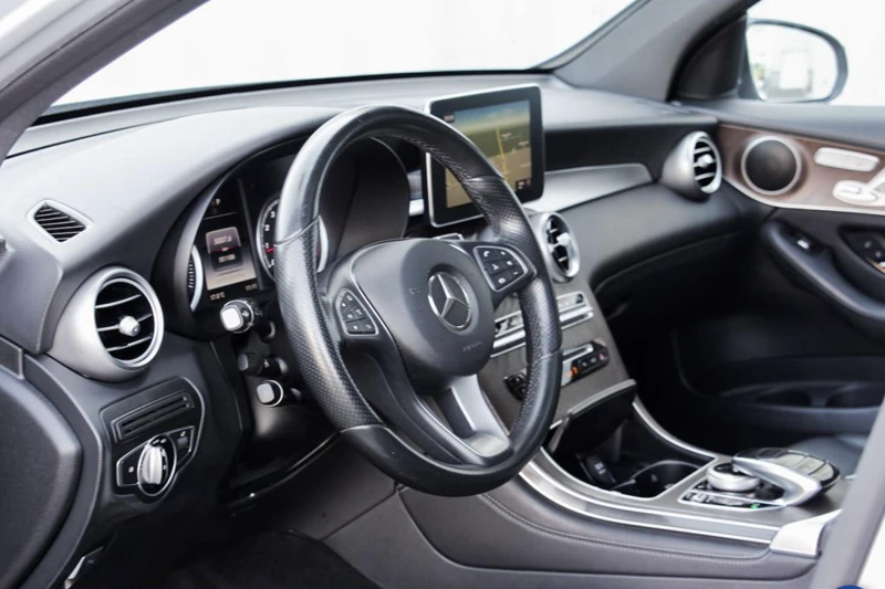 Mercedes-Benz GLC 300 4MATIC* CARFAX* AВТОЛИЗИНГ, снимка 8 - Автомобили и джипове - 53445853