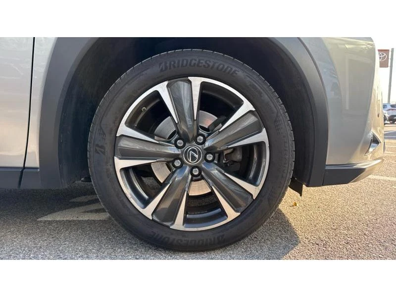 Lexus UX 250h AWD Luxury, снимка 16 - Автомобили и джипове - 48405160