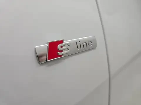 Audi Q8 S Line FULL 3.0 TFSI / CARFAX, снимка 6 - Автомобили и джипове - 54821622
