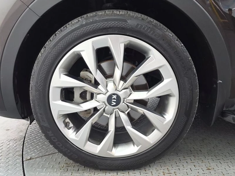 Kia Sorento Diesel 2.2 2WD| 199к.с., снимка 5 - Автомобили и джипове - 56269632