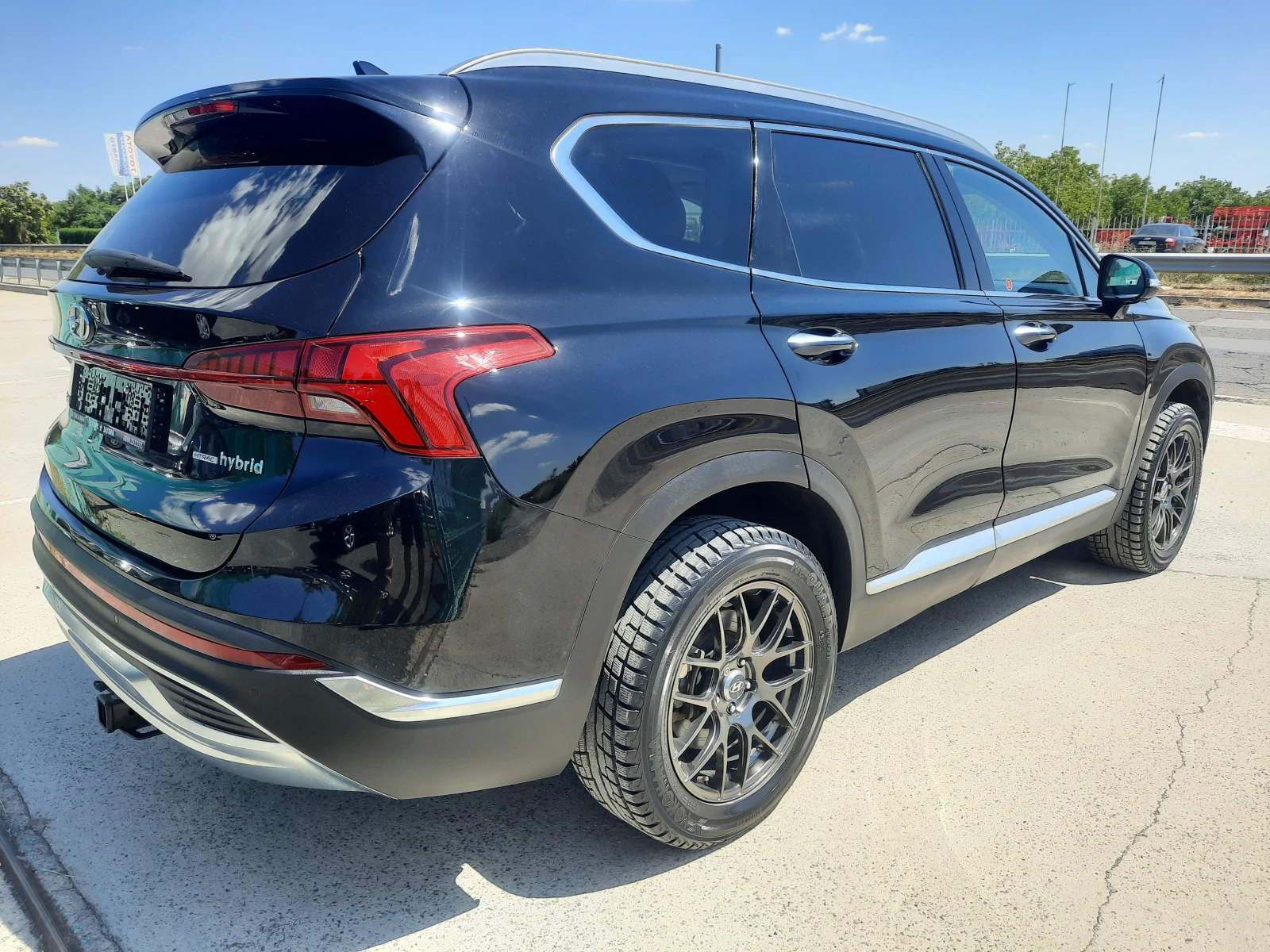 Hyundai Santa fe 1, 6i HYBRID  4Х4  - изображение 6