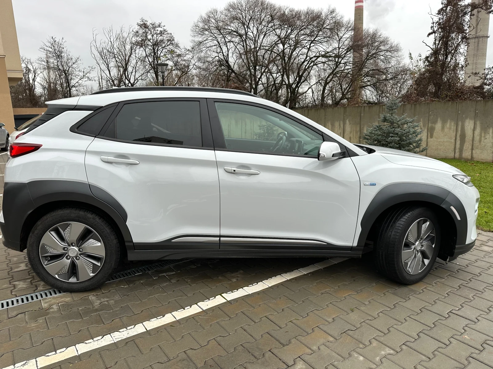 Hyundai Kona PREMIUM 64KWh FULL ASSIST/HEADUP/DISSTR/KRELL - изображение 6