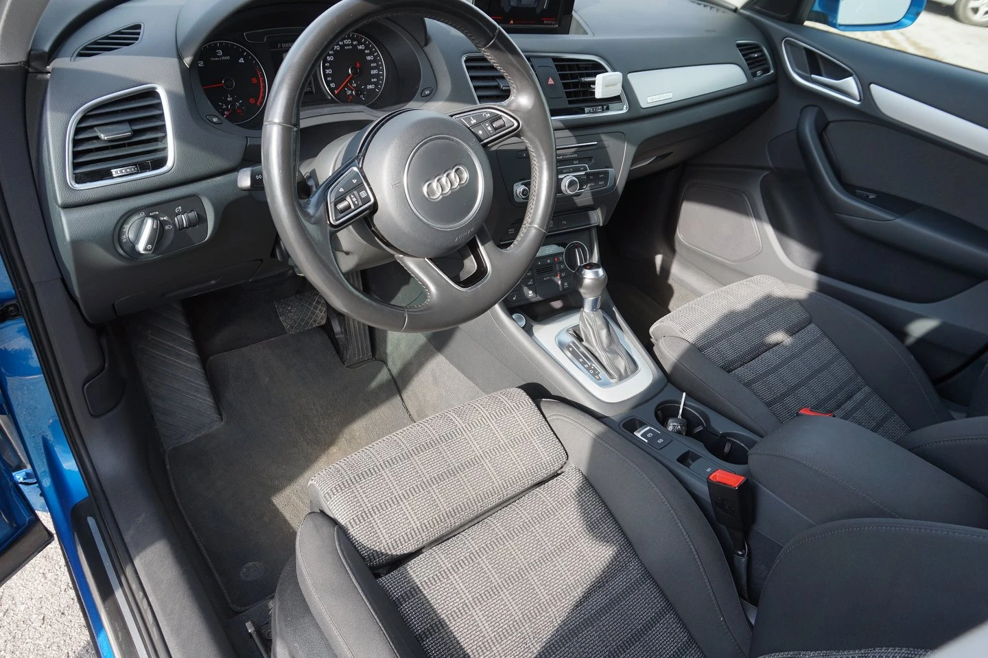 Audi Q3 Sport 2.0 TDI quattro - изображение 2