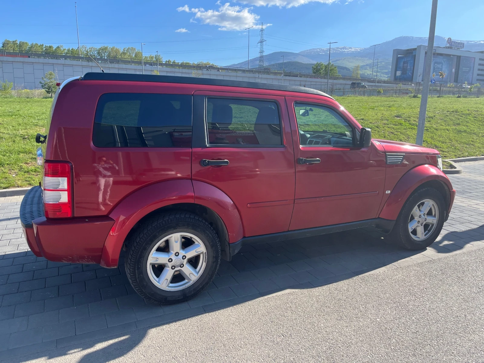Dodge Nitro, снимка 2 - Автомобили и джипове - 54100034