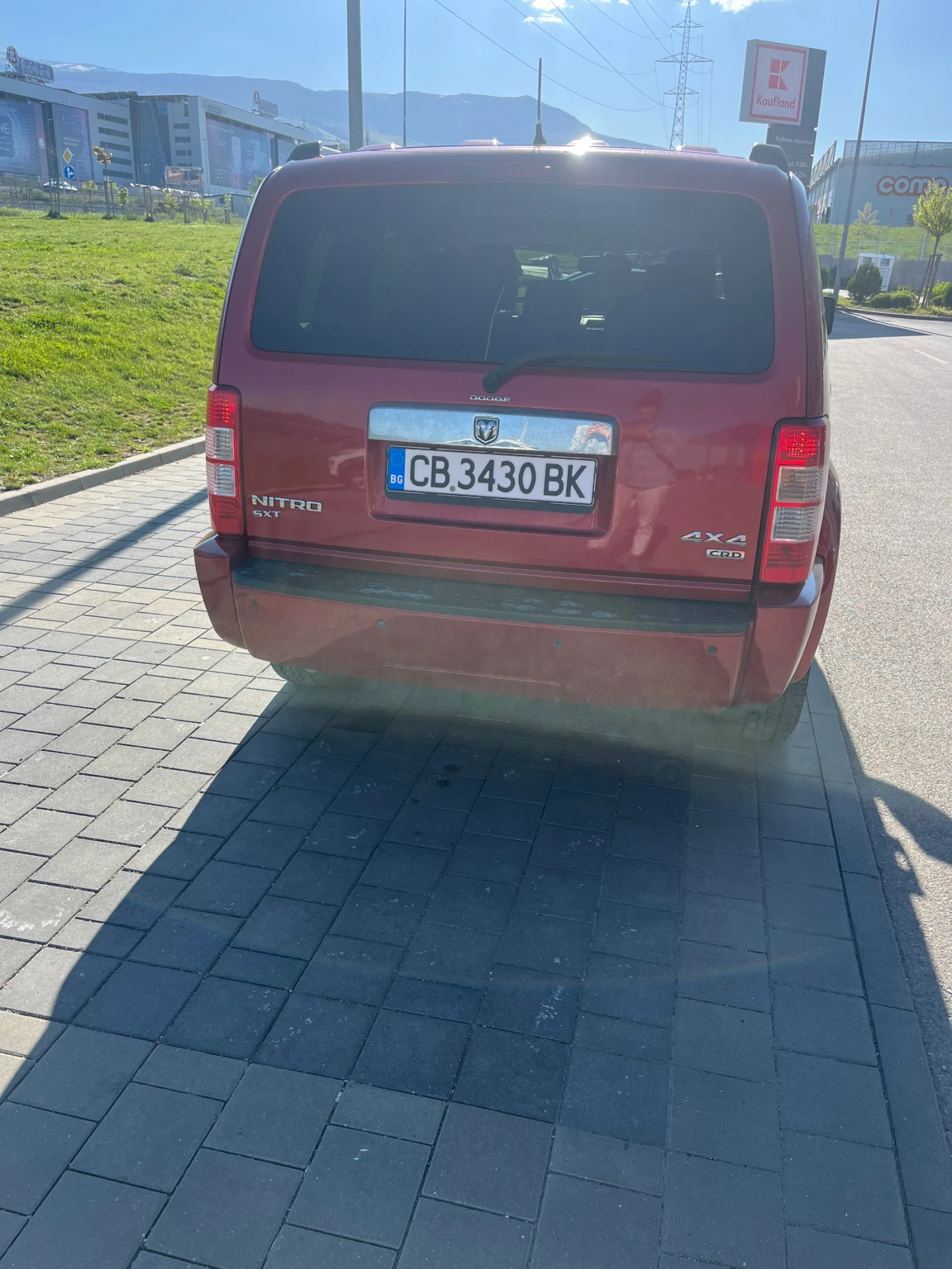 Dodge Nitro, снимка 4 - Автомобили и джипове - 54100034