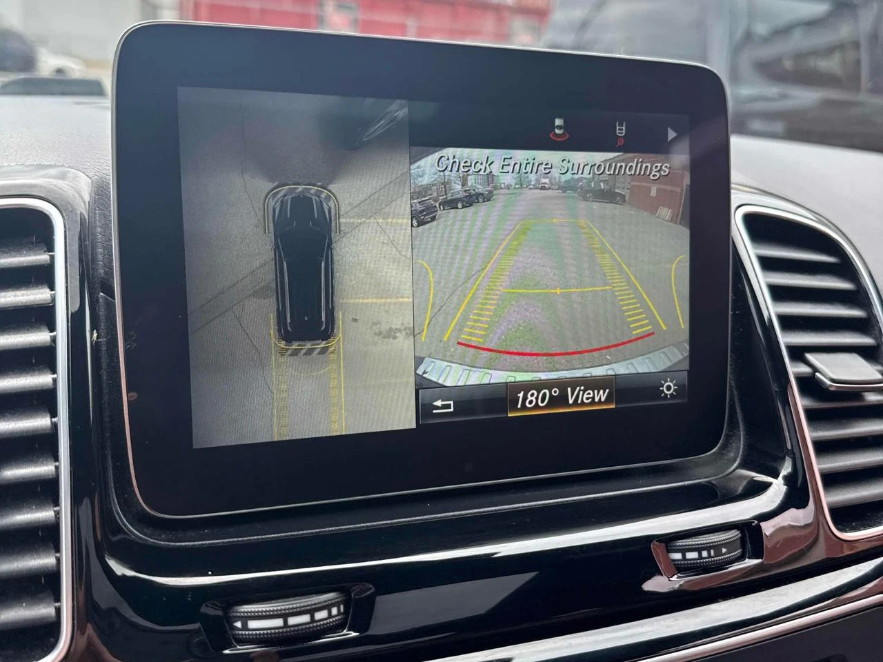 Mercedes-Benz GLE 450 AMG 360* Distronic* Въздух* Carplay* Пано* H&K, снимка 10 - Автомобили и джипове - 54135419