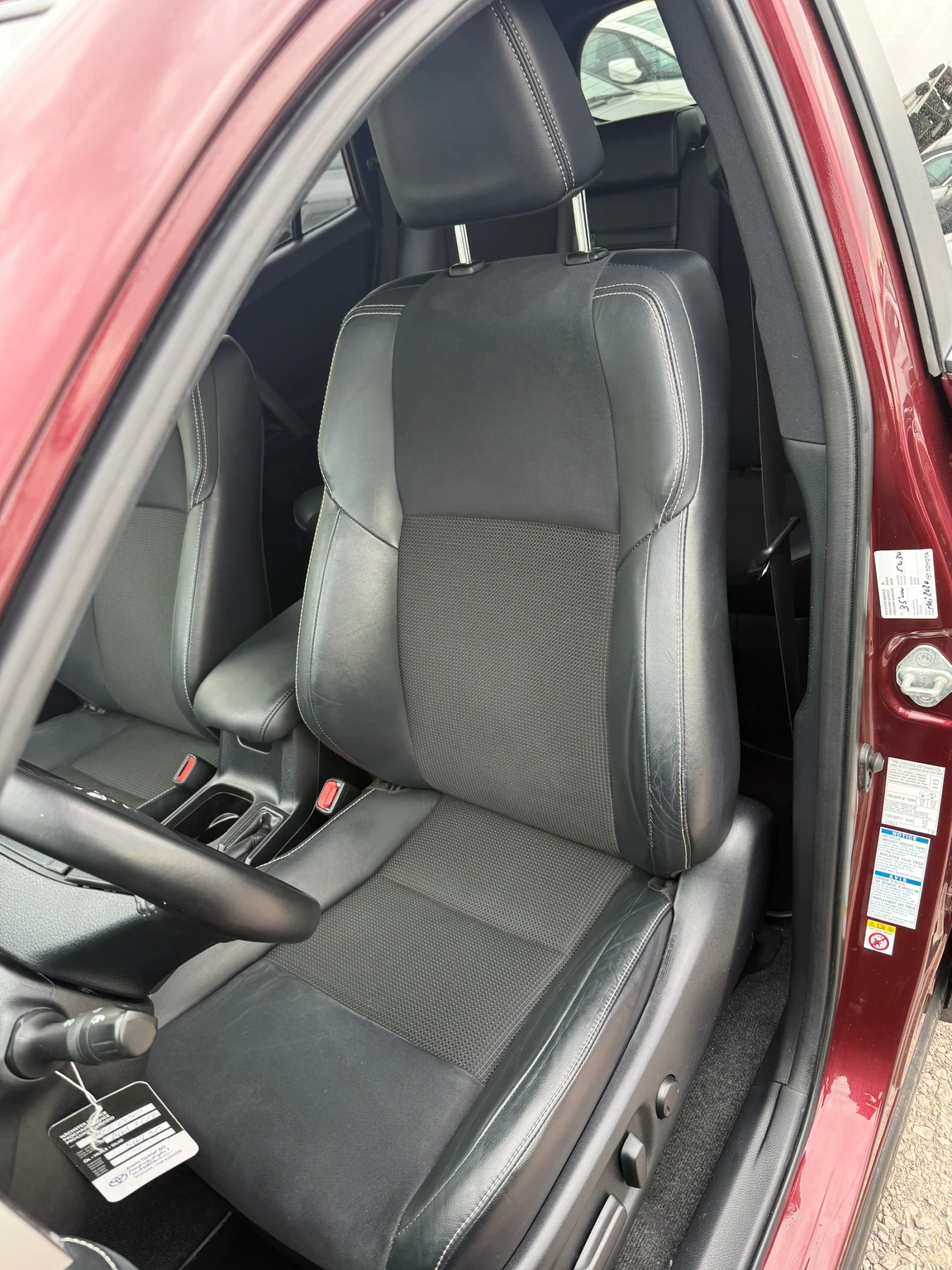 Toyota Rav4 2.5i 197к.с Hybrid Executive Premium 103600км, снимка 9 - Автомобили и джипове - 54468103