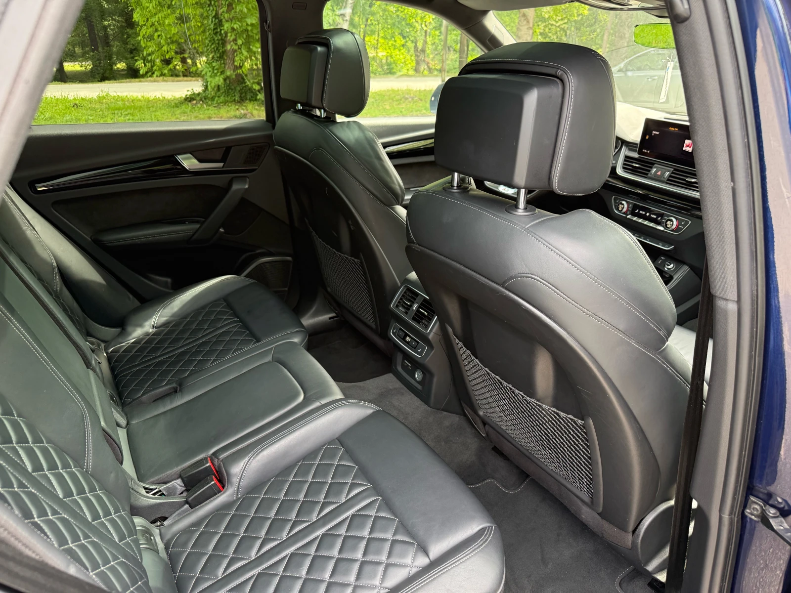 Audi SQ5 3.0TDI* S-LINE* PANO* CAM360* DIST* B&O* FULL, снимка 11 - Автомобили и джипове - 54627455
