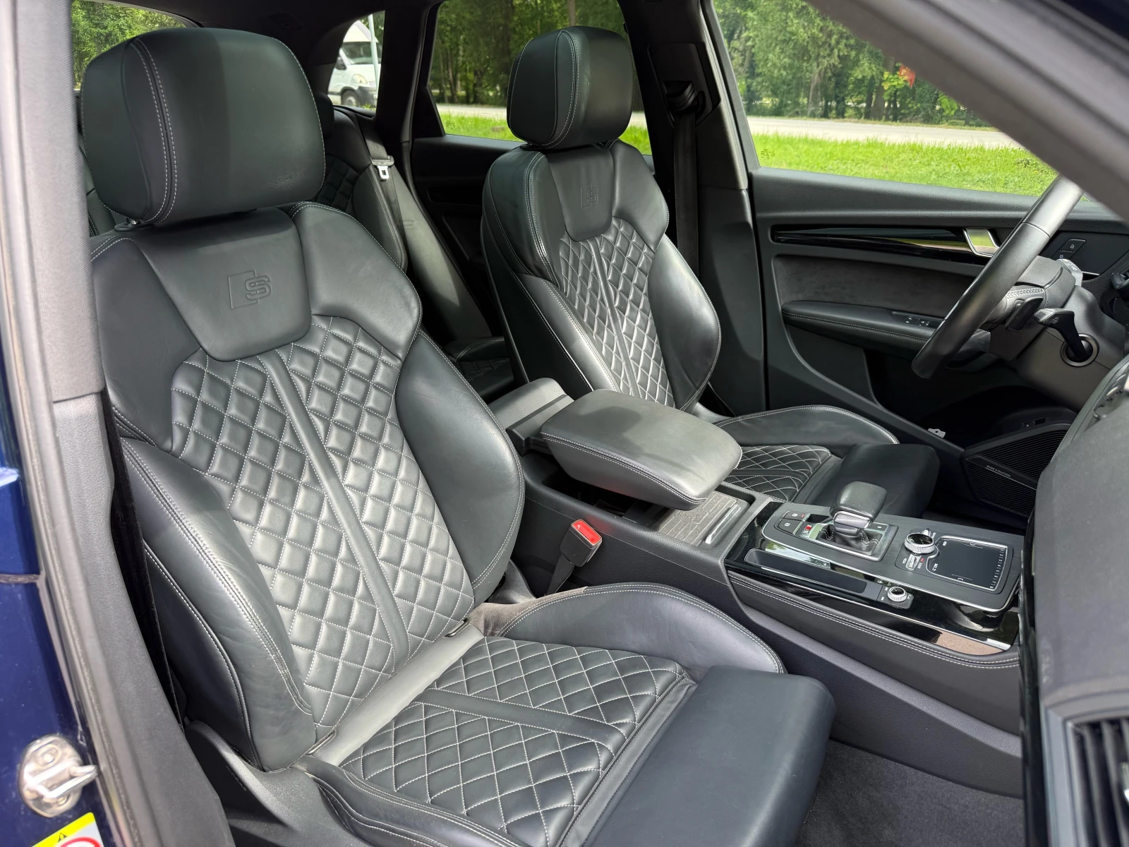 Audi SQ5 3.0TDI* S-LINE* PANO* CAM360* DIST* B&O* FULL, снимка 10 - Автомобили и джипове - 54627455