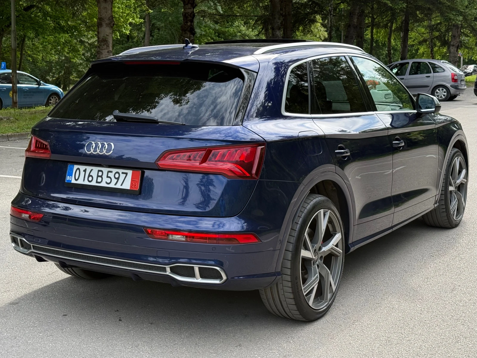 Audi SQ5 3.0TDI* S-LINE* PANO* CAM360* DIST* B&O* FULL, снимка 4 - Автомобили и джипове - 54627455