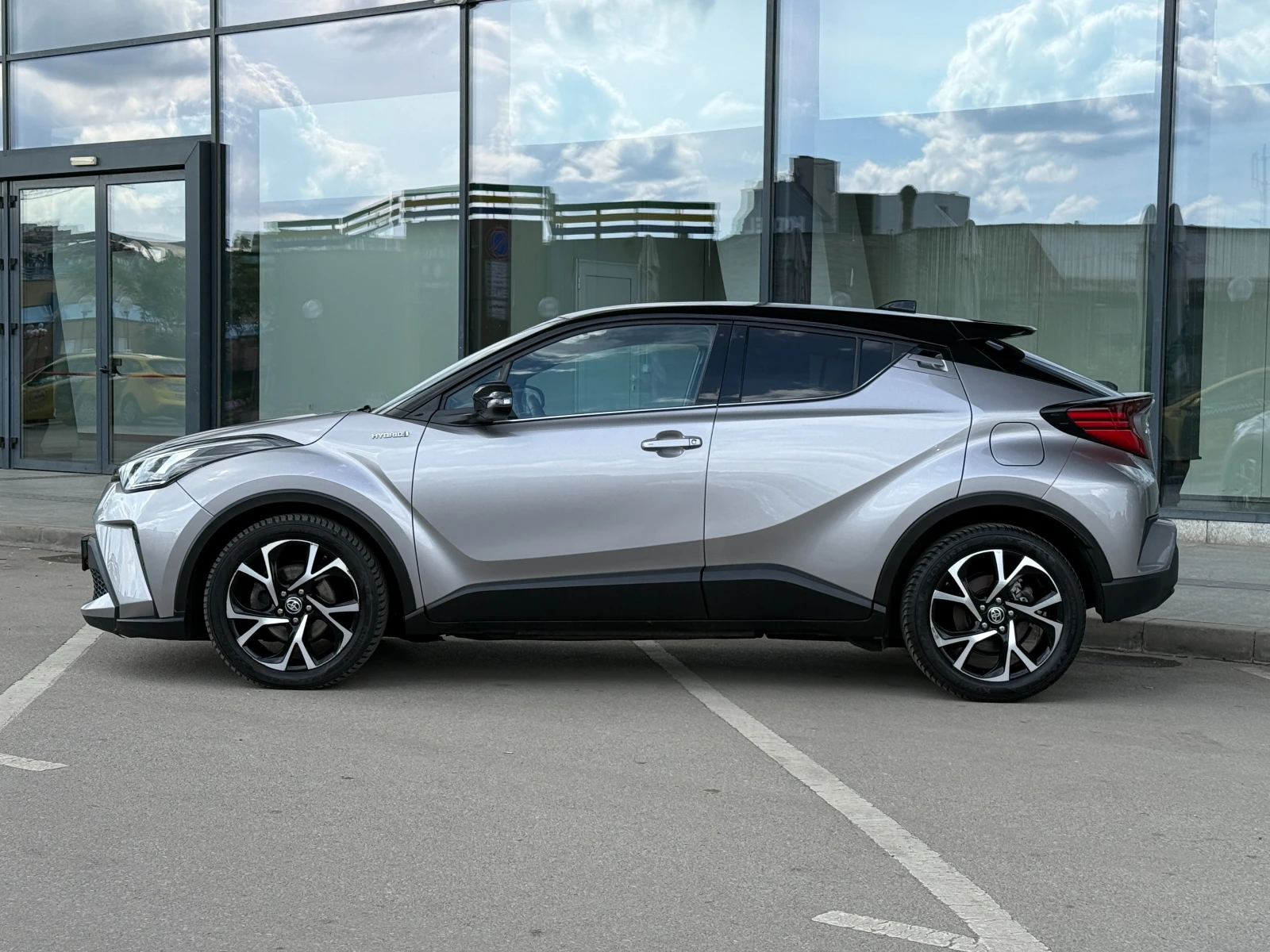 Toyota C-HR 6 МЕСЕЦА ГАРАНЦИЯ/1.8 Hybrid 122к.с. Facelift LED, снимка 2 - Автомобили и джипове - 54884345